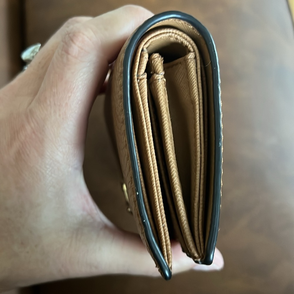 🕶️Michael Kors Caramel brown pebbled Leather small wallet - Picture 6 of 7